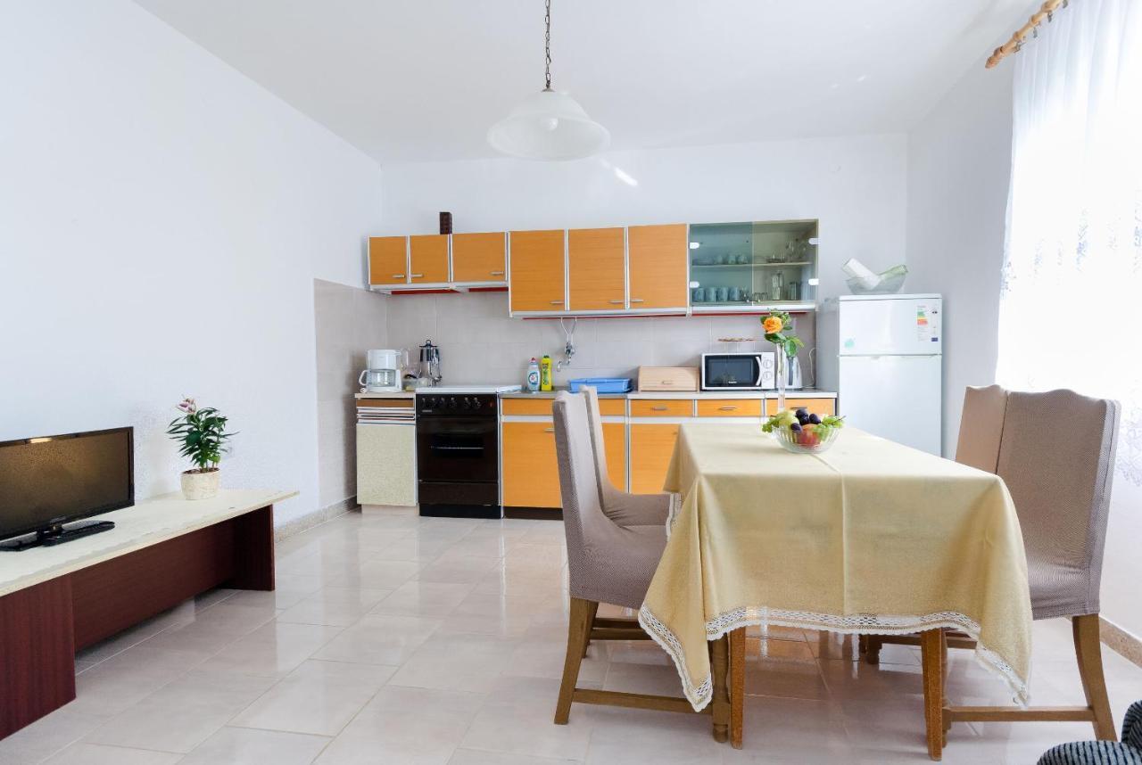 Apartment Milan Senj  Buitenkant foto