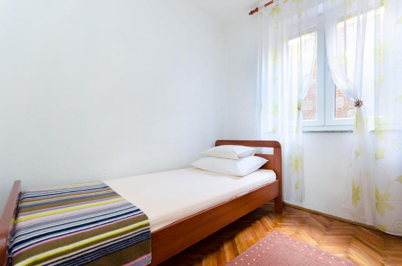 Apartment Milan Senj  Buitenkant foto