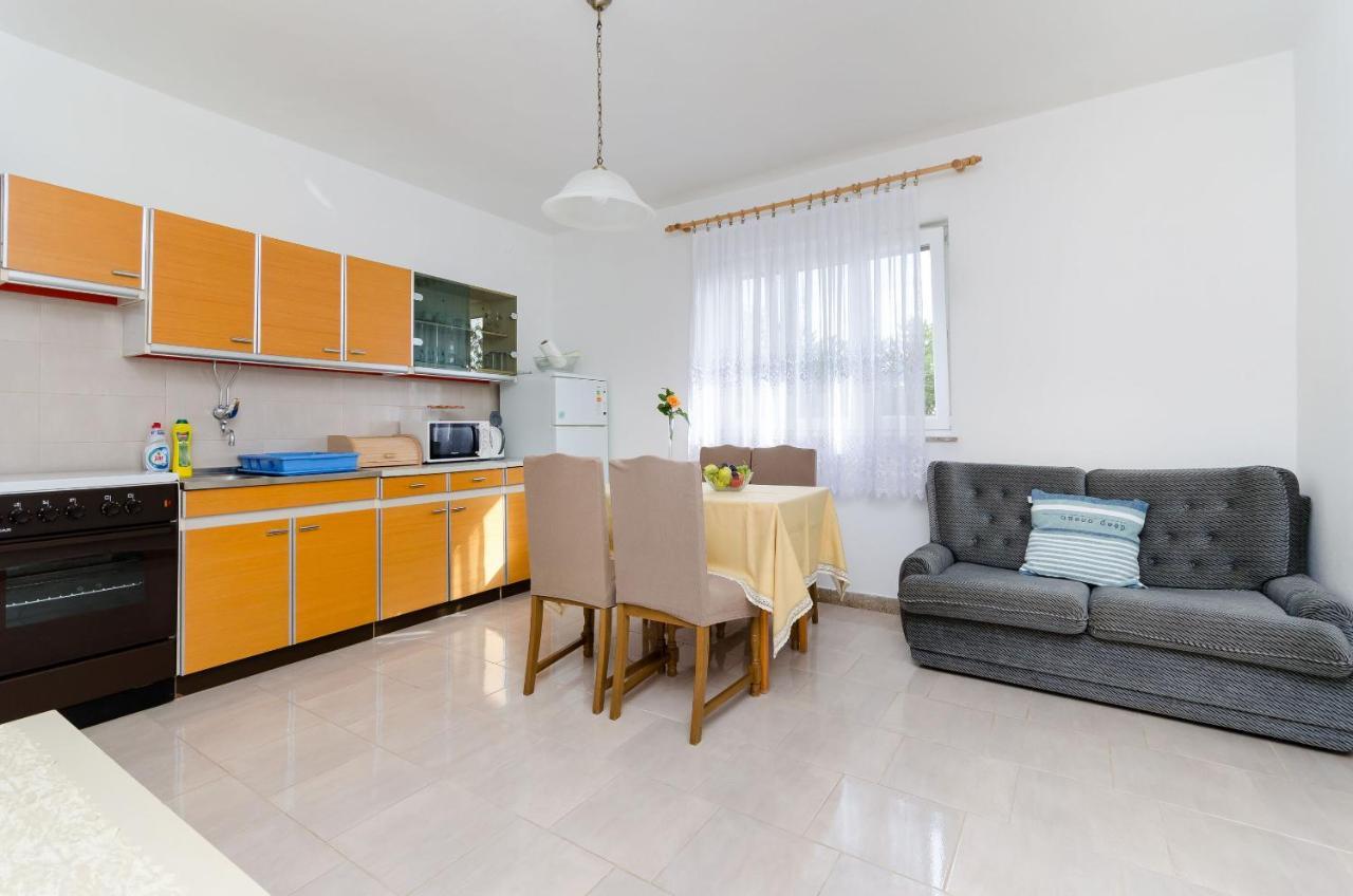 Apartment Milan Senj  Buitenkant foto