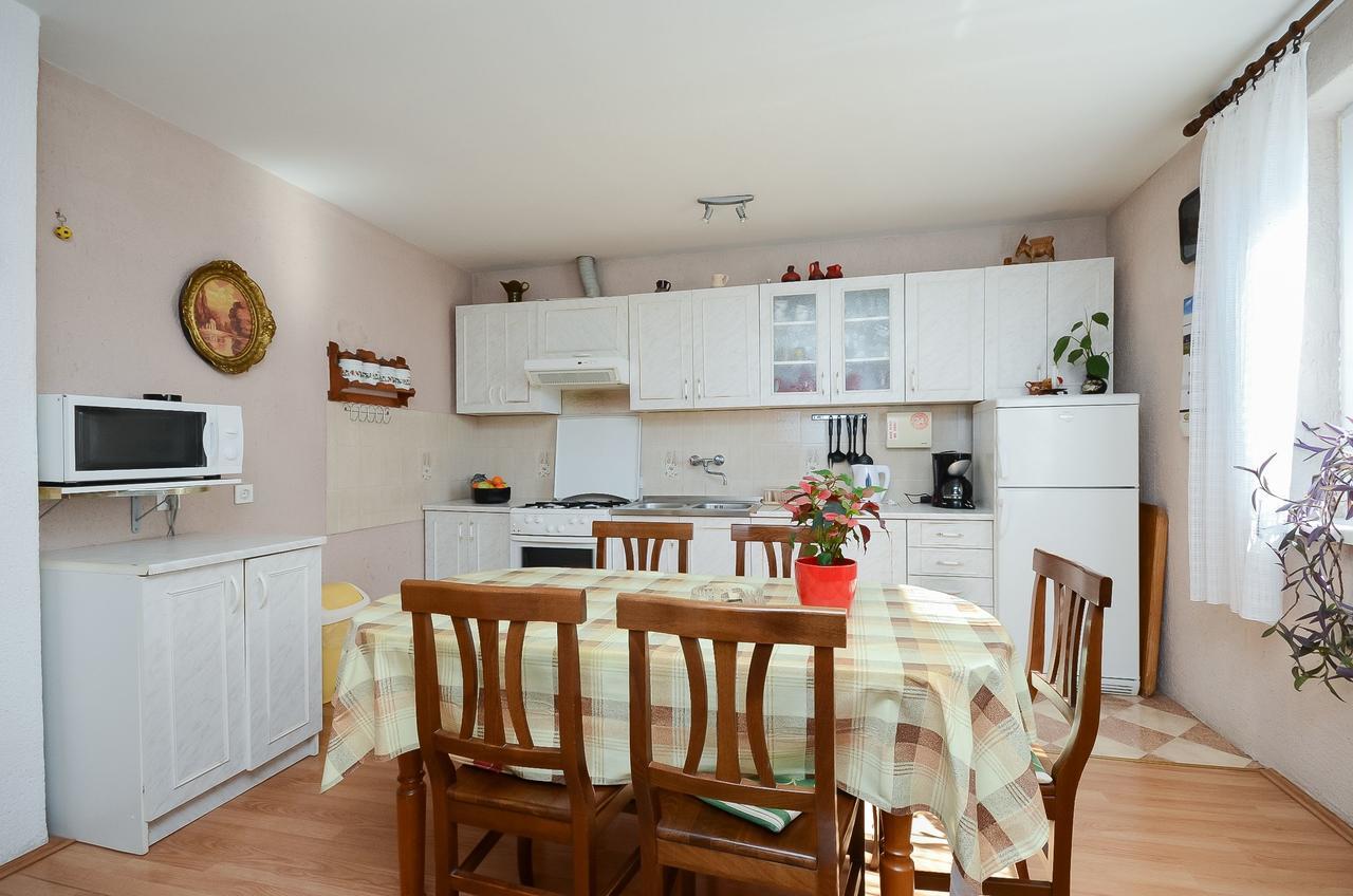 Apartment Milan Senj  Buitenkant foto